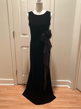 Jessica Howard Black Velvet Maxi Gown with Side Rosette
